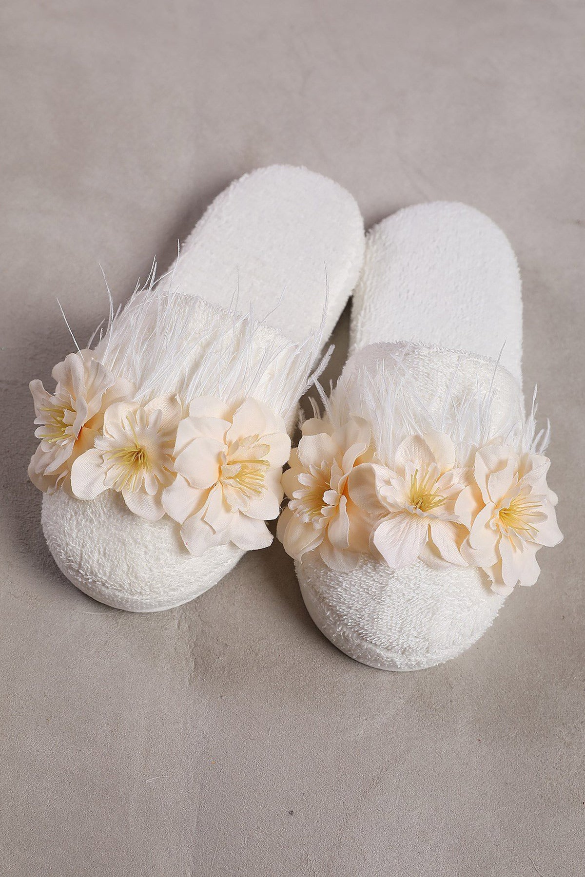 Shopymommy 757104 Water Lily Flowered Maternity Crown & Maternity Slippers Set Ecru