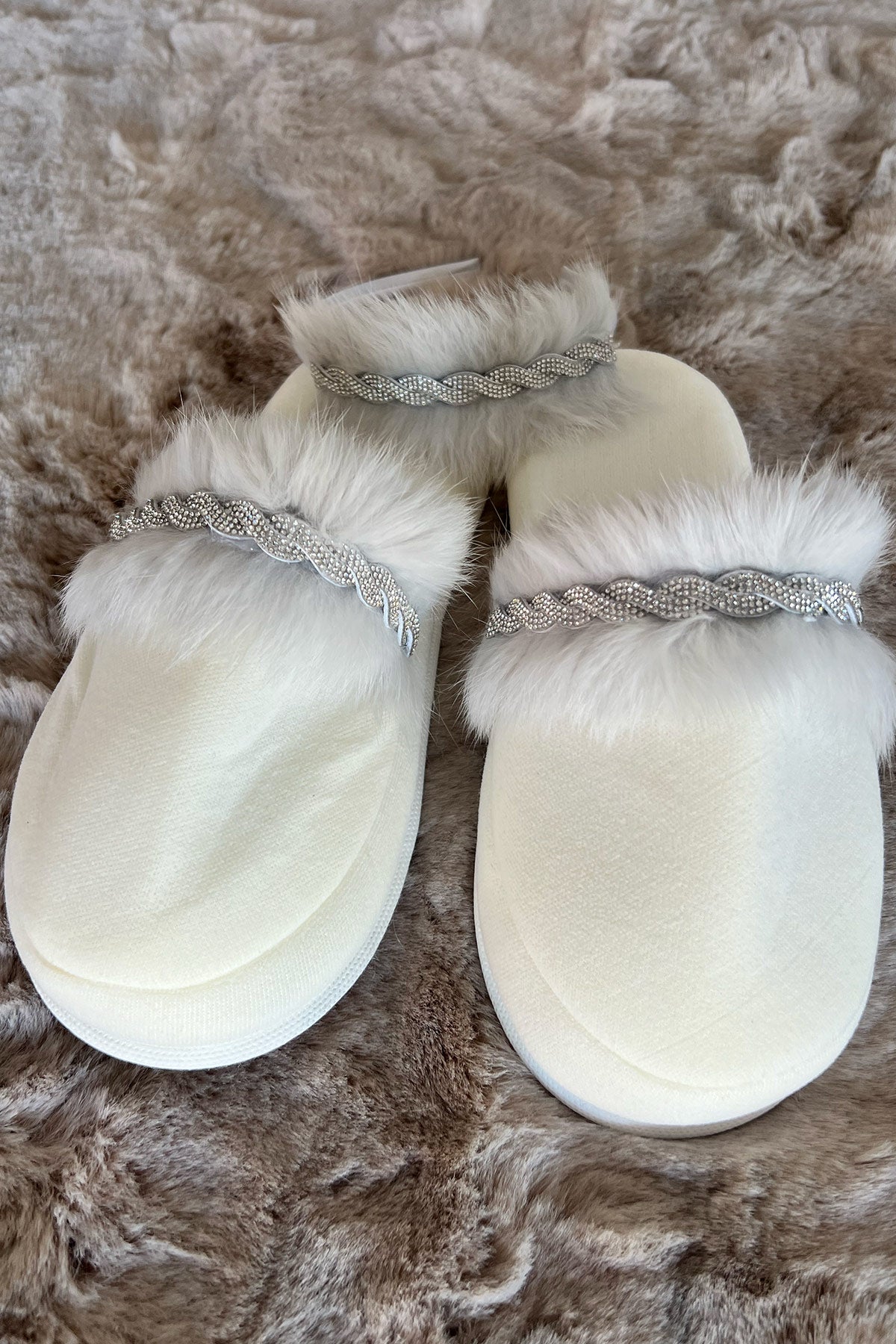 Shopymommy 757108 Feather Themed Maternity Crown & Maternity Slippers Set Grey